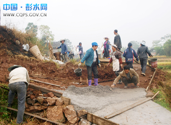龙塘村人口_吴川市樟铺镇龙塘村(3)
